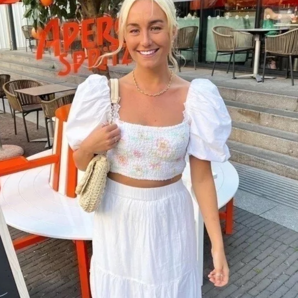 Zara Puff Sleeve floral smocked poplin top white Puff Sleeve Crop Top - Picture 5 of 5